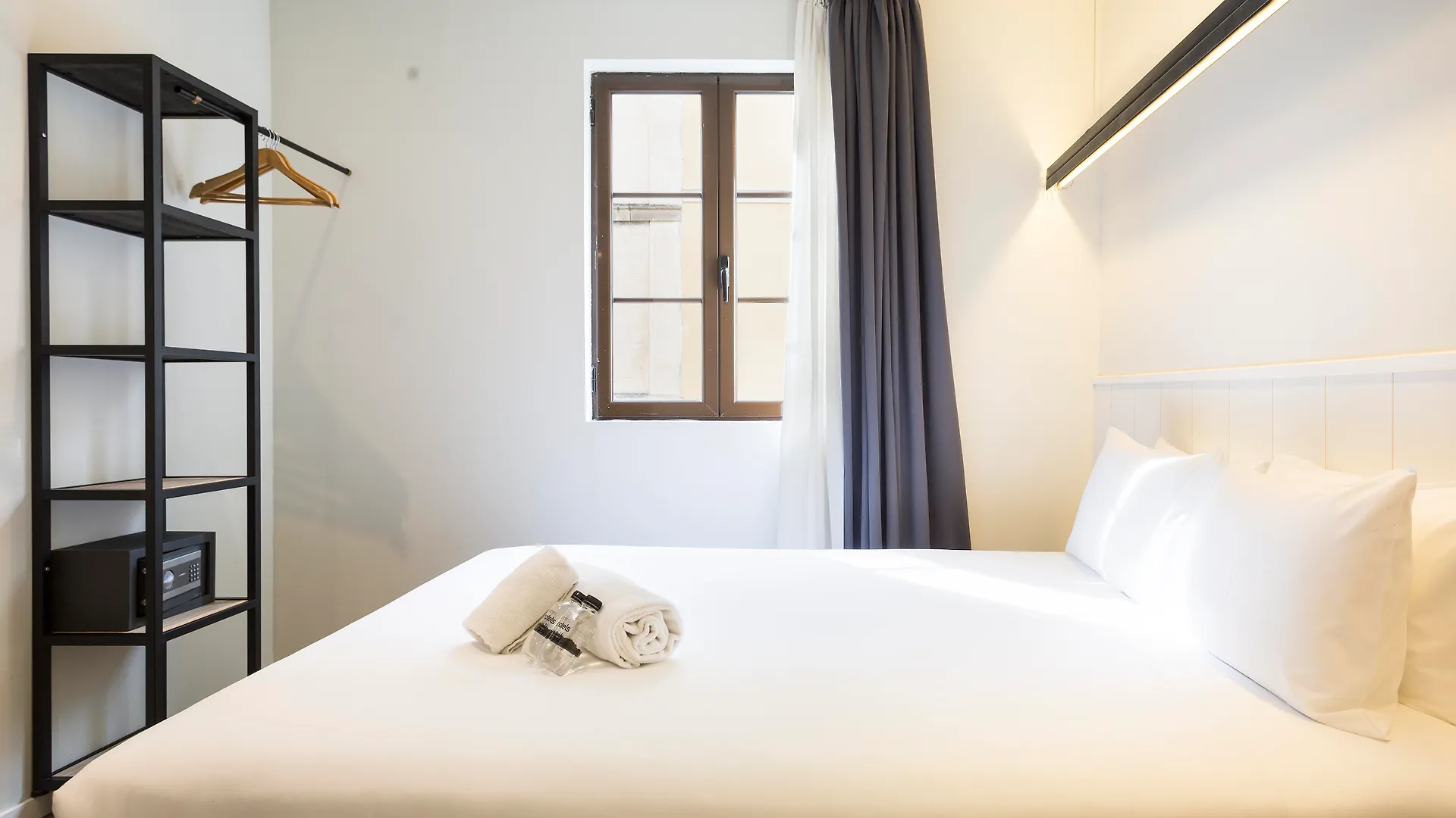 Acta Bcn 40 Hotel Barcelona