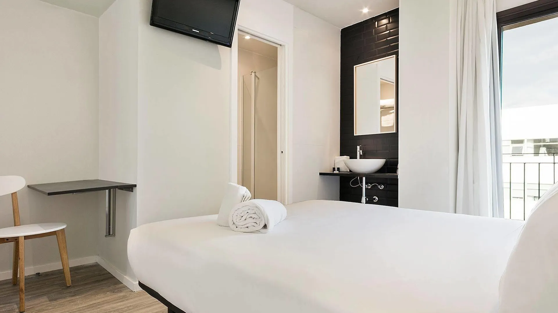 Acta Bcn 40 Hotel Barcelona