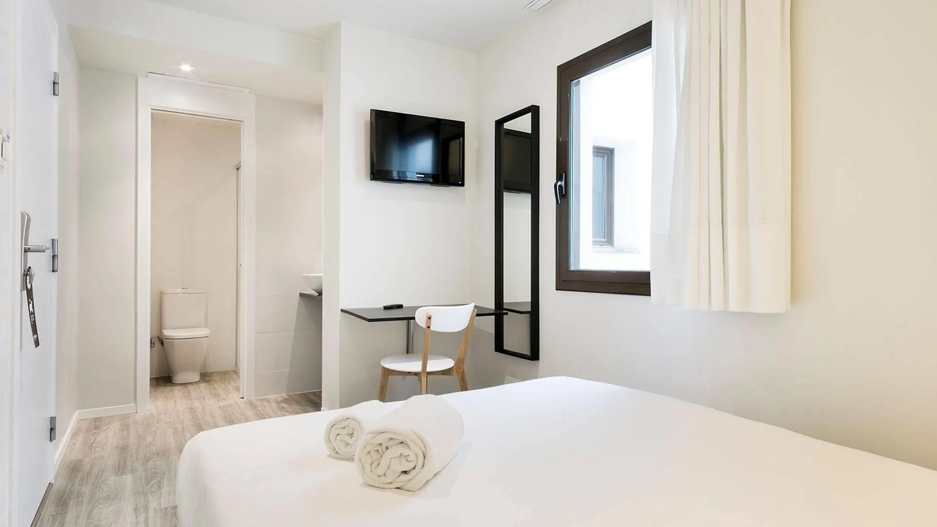 Acta Bcn 40 Hotel Barcelona